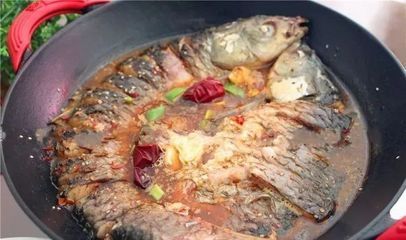 红龙鱼吃猪肉吗好吗：红龙鱼可以吃猪肉吗